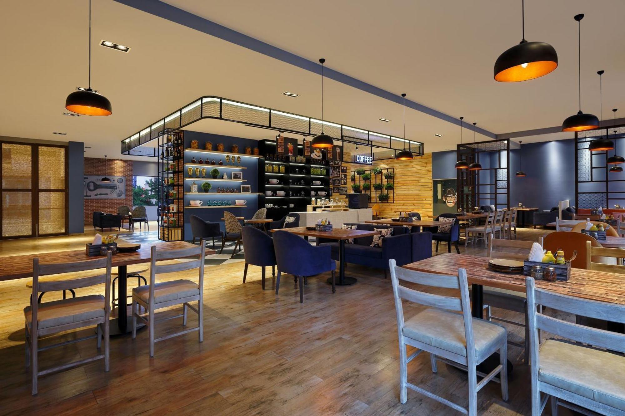 Four Points By Sheraton And Serviced 5* Pune