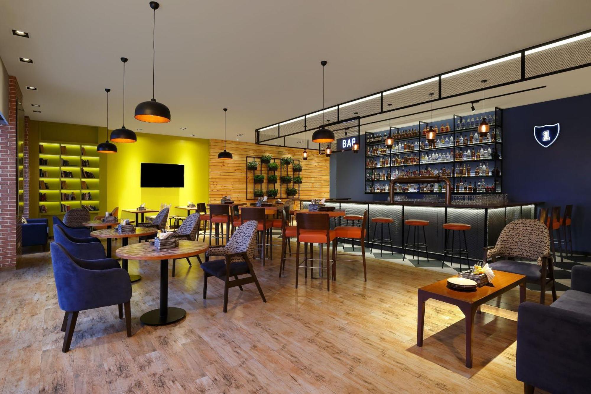 Four Points By Sheraton And Serviced 5* Pune