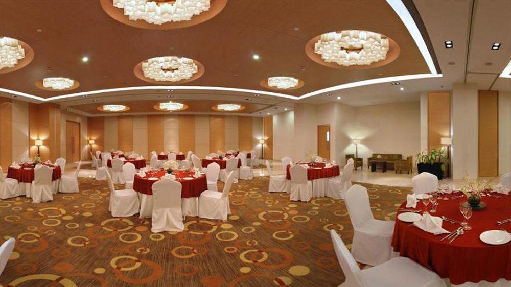 Four Points By Sheraton And Serviced 5*