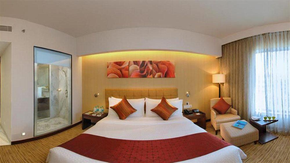 Four Points By Sheraton And Serviced 5* Pune