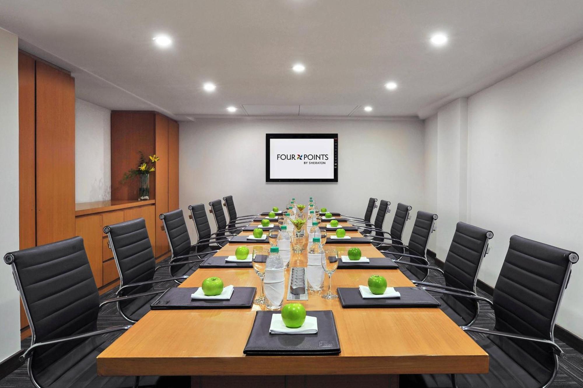 Hotel Four Points By Sheraton And Serviced
